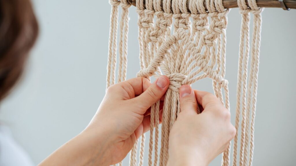 25 easy diy macrame projects for beginners